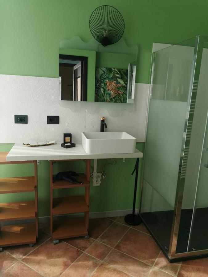 Aura Symphony Home Комо Екстериор снимка